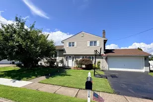 114 Sandra Dr, Totowa, NJ 07512 - Photo 1