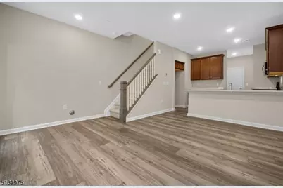 8 Jessica Ln, Union Township, NJ 07083 - Photo 3