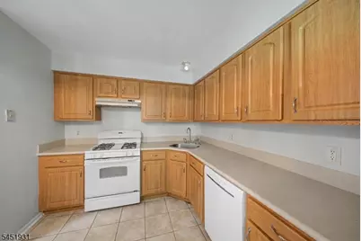 25 Pelican Pt, Hampton Township, NJ 07860 - Photo 9