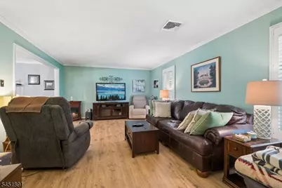 19 Mohawk Ave, Hopatcong, NJ 07843 - Photo 9