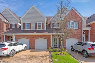 8 Schmidt Cir, Watchung, NJ 07069 - Photo 1