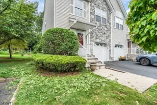8 Edith Pl, Franklin Township, NJ 08873 - Photo 3