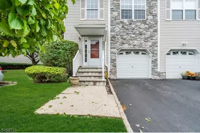 8 Edith Pl, Franklin Township, NJ 08873 - Photo 5
