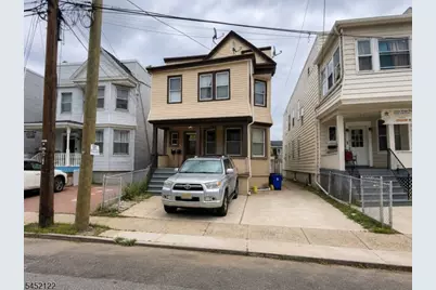 186 Oakwood Pl #1, Orange, NJ 07050 - Photo 1