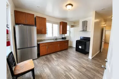 186 Oakwood Pl #1, Orange, NJ 07050 - Photo 5