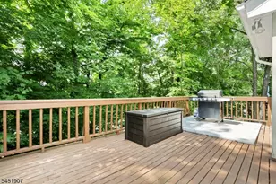14 Birdseye Cir, Wayne, NJ 07470 - Photo 17