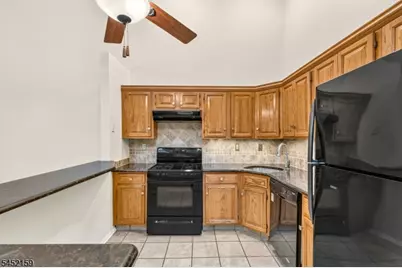 4006 Crawford Ct, Bridgewater, NJ 08807 - Photo 7