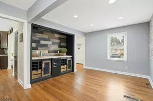 2094 Westfield Rd Cir, Scotch Plains Township, NJ 07076 - Photo 5