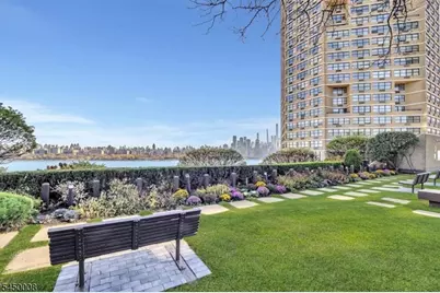 7004 Boulevard East #A38, West New York, NJ 07093 - Photo 25