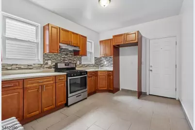 19 Nassau Pl, East Orange, NJ 07018 - Photo 9