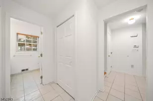8 Beacon Hill Commons, Pompton Lakes, NJ 07442 - Photo 11