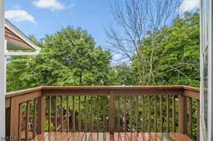 8 Beacon Hill Commons, Pompton Lakes, NJ 07442 - Photo 17