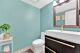 183 Kingsberry Dr, Franklin Township, NJ 08873 - Photo 9