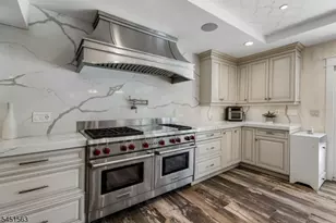 196 Hawthorne Dr, Clark Township, NJ 07066 - Photo 9