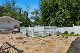 196 Hawthorne Dr, Clark Township, NJ 07066 - Photo 25