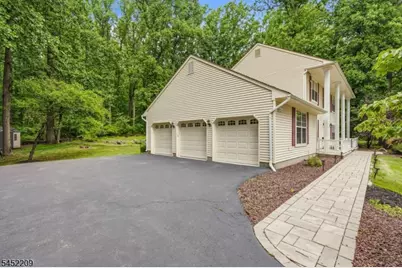 9 Stirrup Way, Franklin Township, NJ 08540 - Photo 3