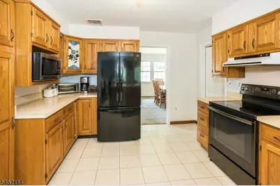 10 Holly Dr, Denville, NJ 07834 - Photo 11
