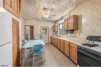 614 16 Bailey Ave, Elizabeth, NJ 07208 - Photo 9