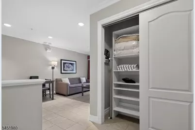2 Chamonix Dr #518, Vernon, NJ 07462 - Photo 9