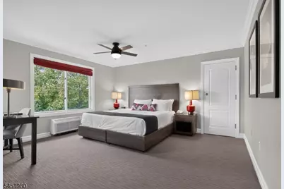 2 Chamonix Dr #518, Vernon, NJ 07462 - Photo 3