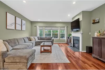 252 Ridge Dr, Pompton Lakes, NJ 07442 - Photo 5