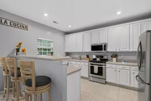 252 Ridge Dr, Pompton Lakes, NJ 07442 - Photo 11