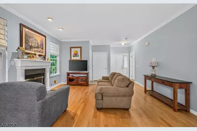 5 Indian Plantation St, Raritan Township, NJ 08822 - Photo 7