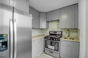 227 Snyder St, Orange, NJ 07050 - Photo 3