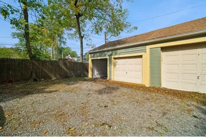 29 Brookfield Rd, Montclair, NJ 07043 - Photo 21
