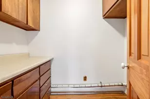 488 Cedar Ln, Paramus, NJ 07652 - Photo 17