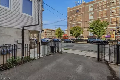 629 S 18th St, Newark, NJ 07103 - Photo 5