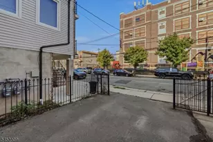 629 S 18th St, Newark, NJ 07103 - Photo 5