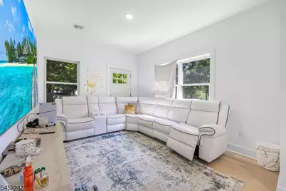 203 Queen Anne Rd, Bogota, NJ 07603 - Photo 7
