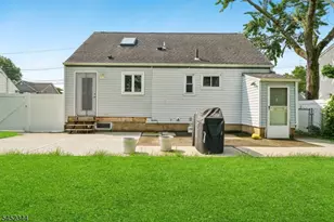 23 W Henry Pl, Woodbridge Township, NJ 08830 - Photo 27