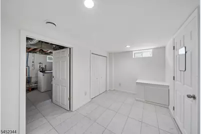23 W Henry Pl, Woodbridge Township, NJ 08830 - Photo 15