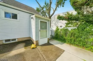 23 W Henry Pl, Woodbridge Township, NJ 08830 - Photo 25