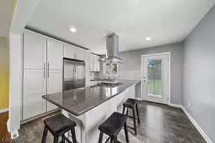 23 W Henry Pl, Woodbridge Township, NJ 08830 - Photo 9