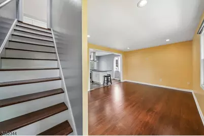 23 W Henry Pl, Woodbridge Township, NJ 08830 - Photo 5