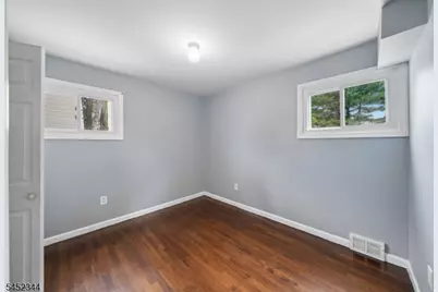 23 W Henry Pl, Woodbridge Township, NJ 08830 - Photo 11