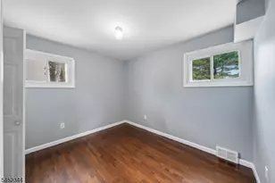 23 W Henry Pl, Woodbridge Township, NJ 08830 - Photo 11
