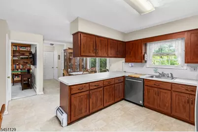 5 Pepper Ln, Roxbury Township, NJ 07876 - Photo 7