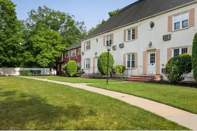 46 F Parkway Village, Cranford Township, NJ 07016 - Photo 17