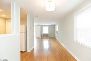 11 Mayfield Pl, Metuchen, NJ 08840 - Photo 9