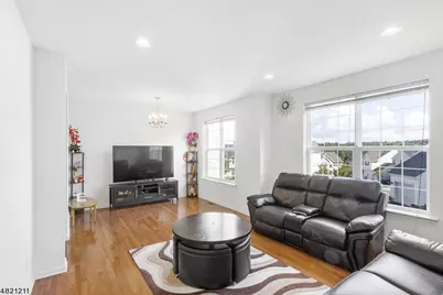 127 Sowers Dr, Mount Olive, NJ 07840 - Photo 3
