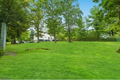 69 N Hillside Ave, Livingston, NJ 07039 - Photo 29