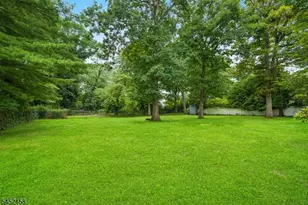 69 N Hillside Ave, Livingston, NJ 07039 - Photo 31