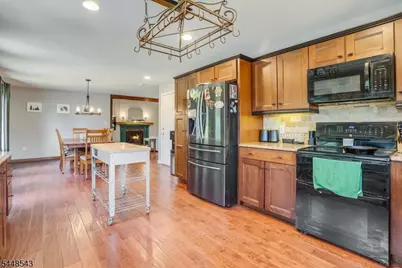 55 Shawnee Trl, Sparta Township, NJ 07871 - Photo 15