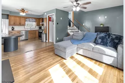 4 Carter Pl, Sayreville, NJ 08859 - Photo 11