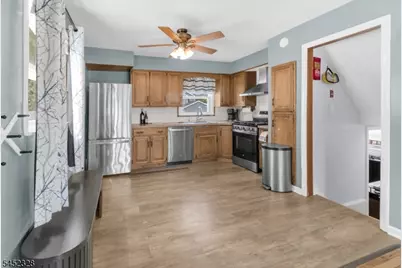 4 Carter Pl, Sayreville, NJ 08859 - Photo 9
