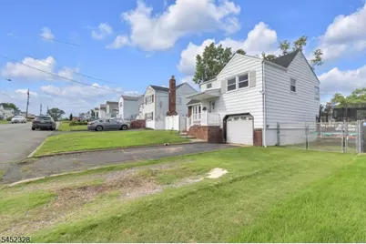 4 Carter Pl, Sayreville, NJ 08859 - Photo 3